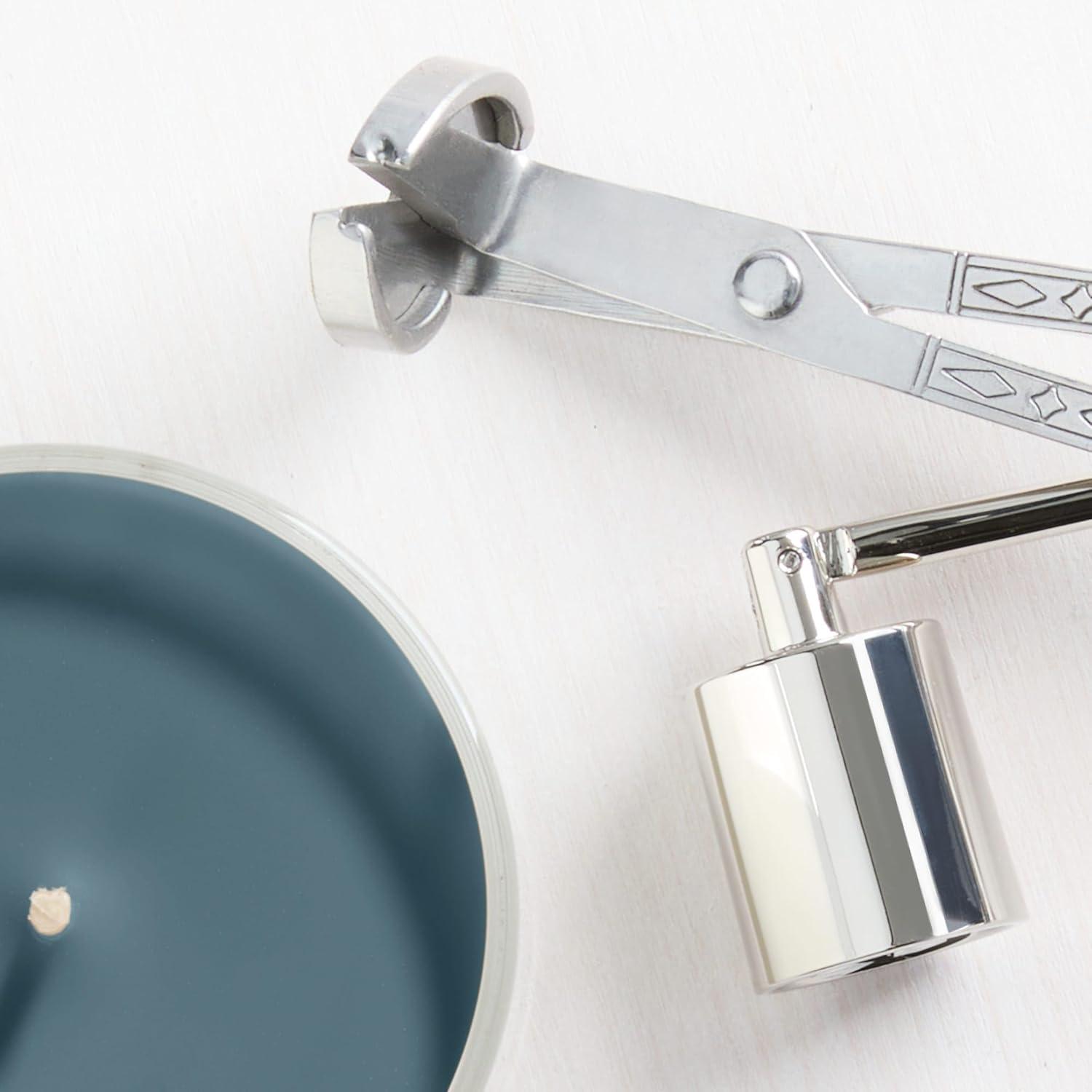 imageYankee Candle Clean Cotton Scented Candle 22oz Large Jar with up to 150 Hour Burn Time Giftable BirthdaysBayside Cedar